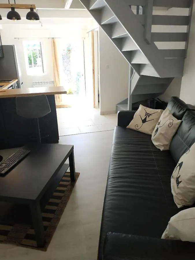 Holiday home Nid Sous Le Volcan Saint-Sandoux